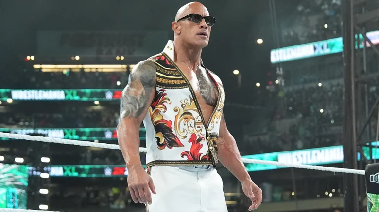 Dave Meltzer Thinks WWE Raw Netflix Debut Reveals The Rock's Plans For WrestleMania 41